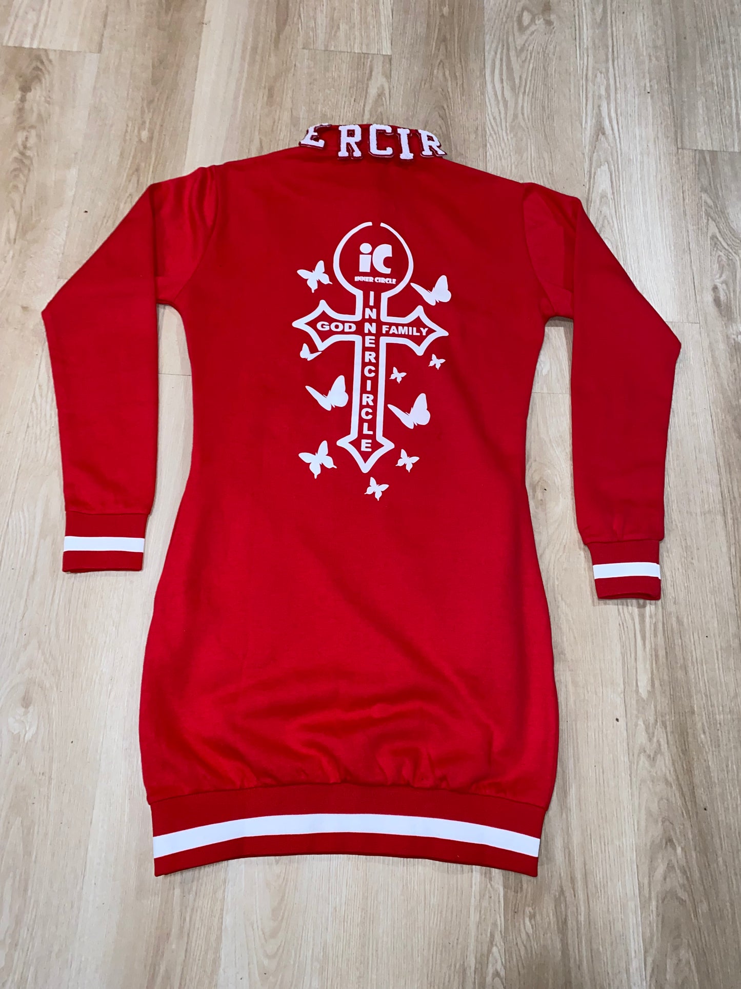 Women Red & White Designer Collar Body Dress