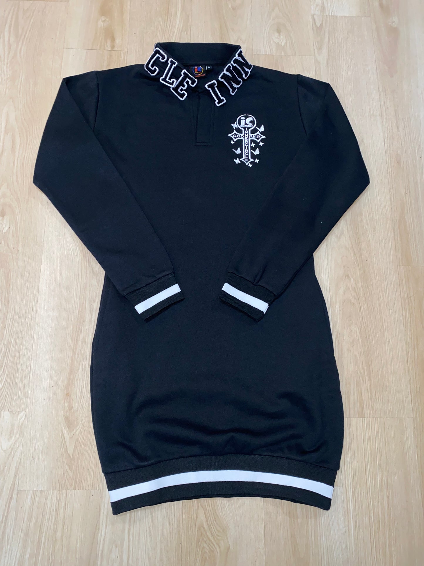 Women Black an White Designer Collar body Dress